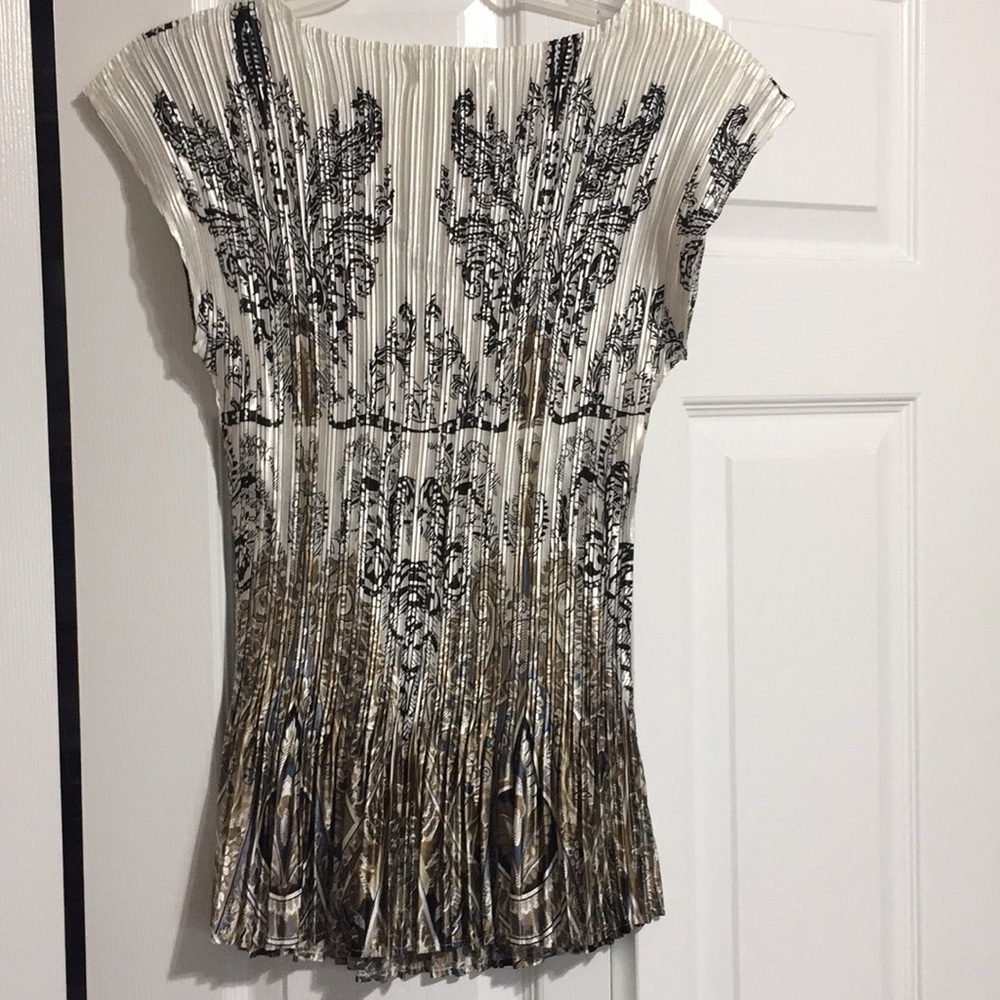 DRESS BARN.  Misses blouse. NWOT - Picture 2 of 2